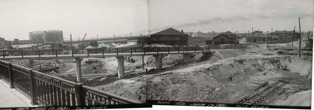 Historical photographs of the pedestrian bridge to the east gate in 1931