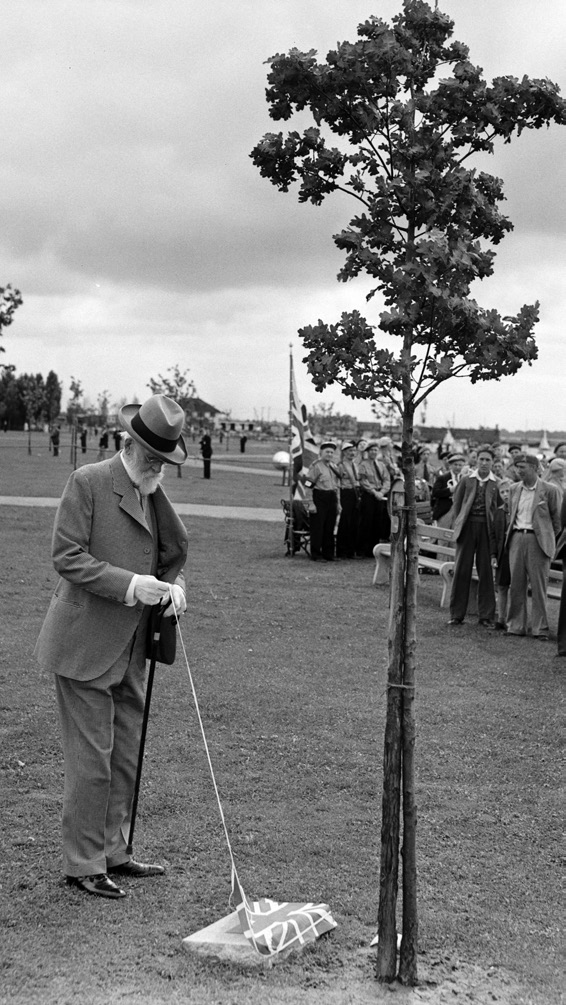 Sir William Mulock at King's Oak unveiling