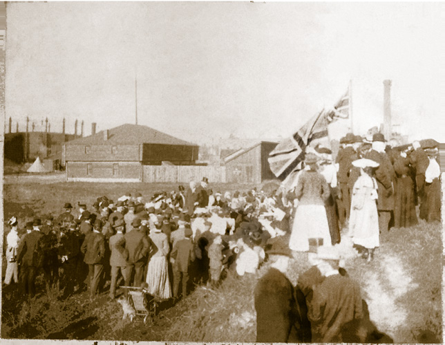 Image from Defenders of the Fort in the Early Twentieth Century, p. 3 of March 2016 (Vol 20, No 1).