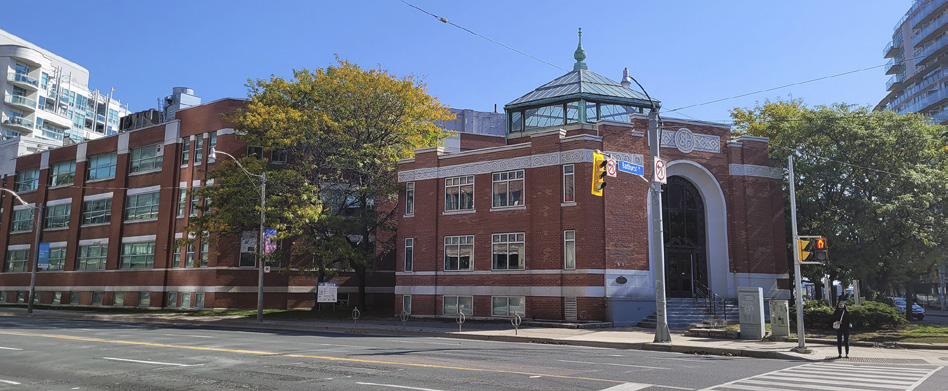 Front elevation of 545 Lake Shore Boulevard West