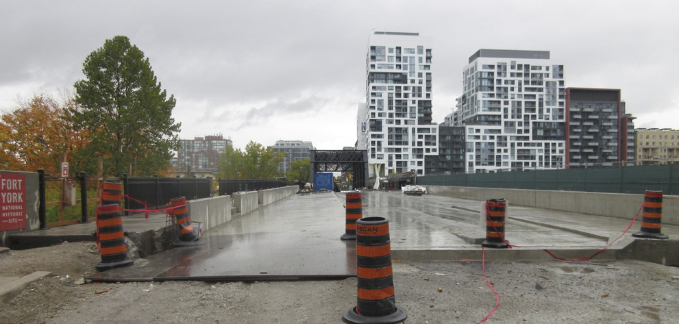 Brock Bridge construction at Fort York
